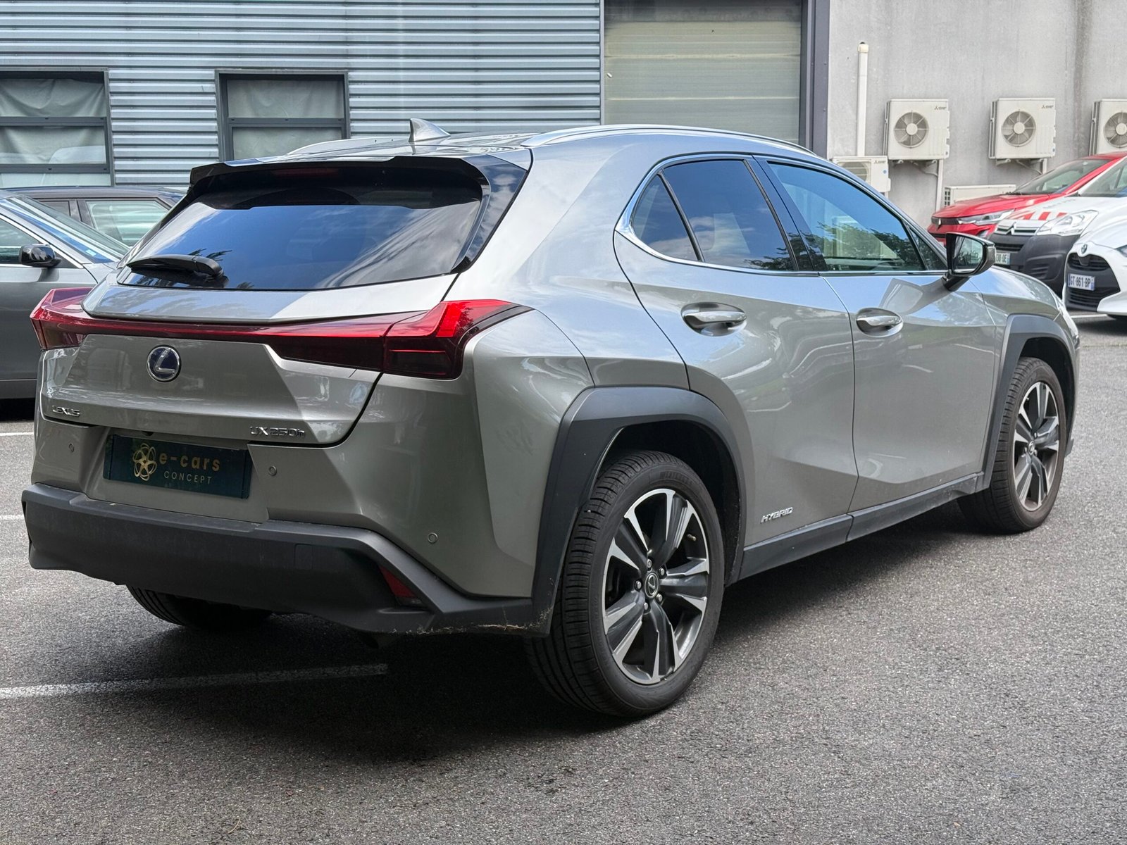 LEXUS UX 250h 2.0 VVT-iE 16V 184 Hybrid FWD 152 cv Boîte auto Prenium Edition