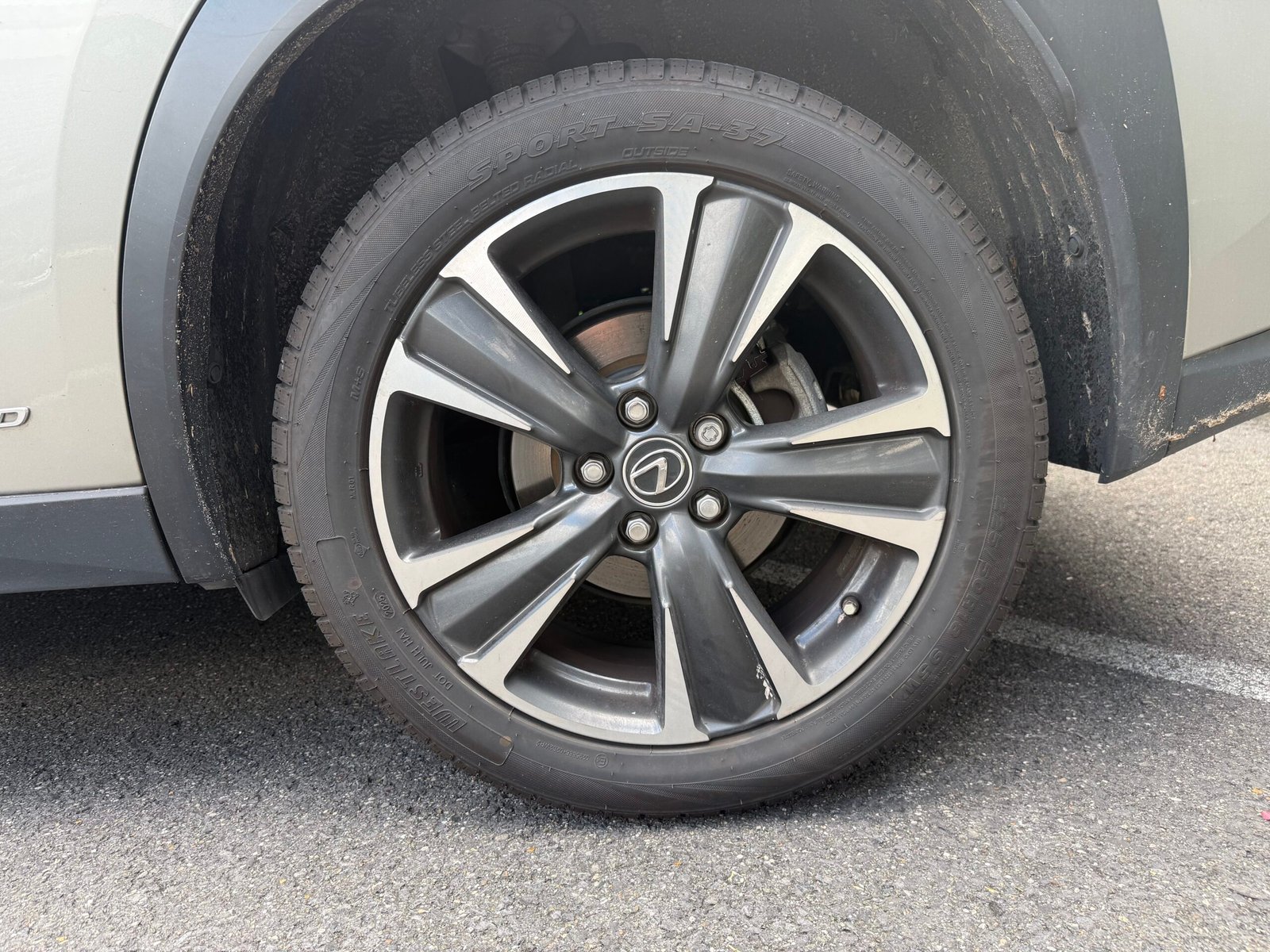 LEXUS UX 250h 2.0 VVT-iE 16V 184 Hybrid FWD 152 cv Boîte auto Prenium Edition