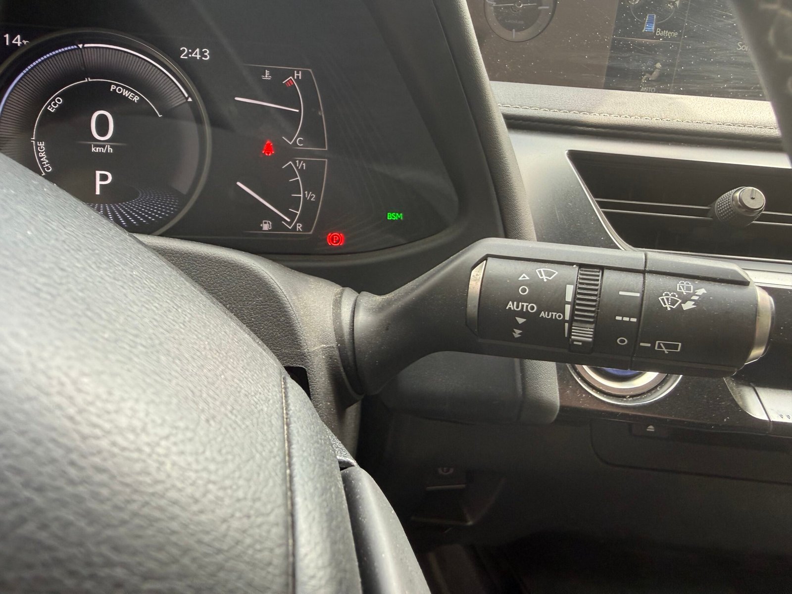 LEXUS UX 250h 2.0 VVT-iE 16V 184 Hybrid FWD 152 cv Boîte auto Prenium Edition