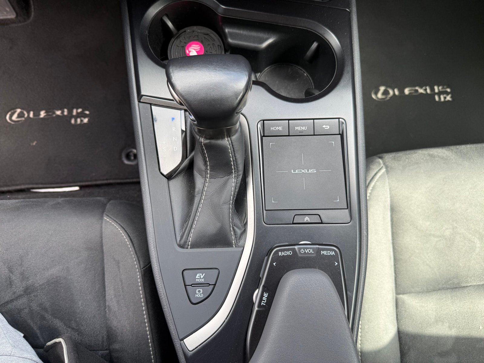 LEXUS UX 250h 2.0 VVT-iE 16V 184 Hybrid FWD 152 cv Boîte auto Prenium Edition