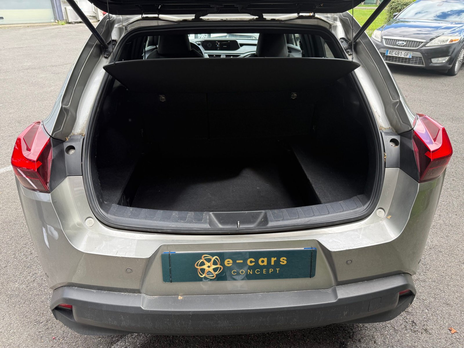 LEXUS UX 250h 2.0 VVT-iE 16V 184 Hybrid FWD 152 cv Boîte auto Prenium Edition