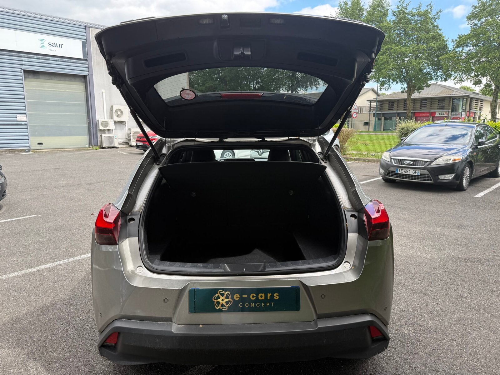 LEXUS UX 250h 2.0 VVT-iE 16V 184 Hybrid FWD 152 cv Boîte auto Prenium Edition