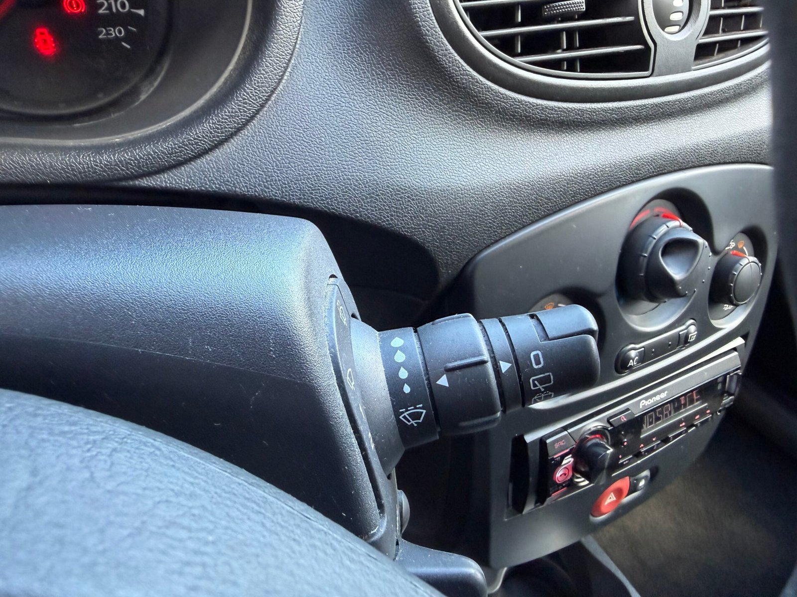 RENAULT Clio III 5 Portes Phase 2 1.5 dCi eco2 75 cv Alizé / Moteur 160 000KM / Idéal Jeune permis