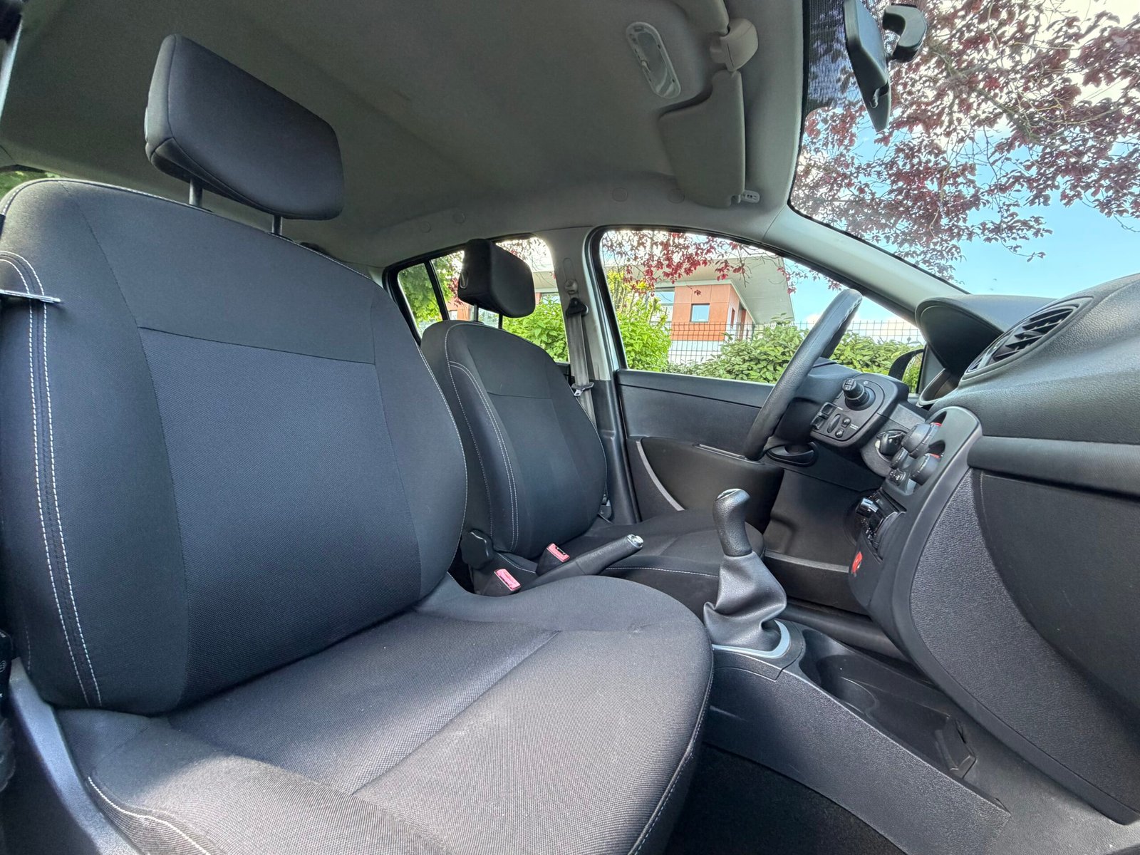 RENAULT Clio III 5 Portes Phase 2 1.5 dCi eco2 75 cv Alizé / Moteur 160 000KM / Idéal Jeune permis