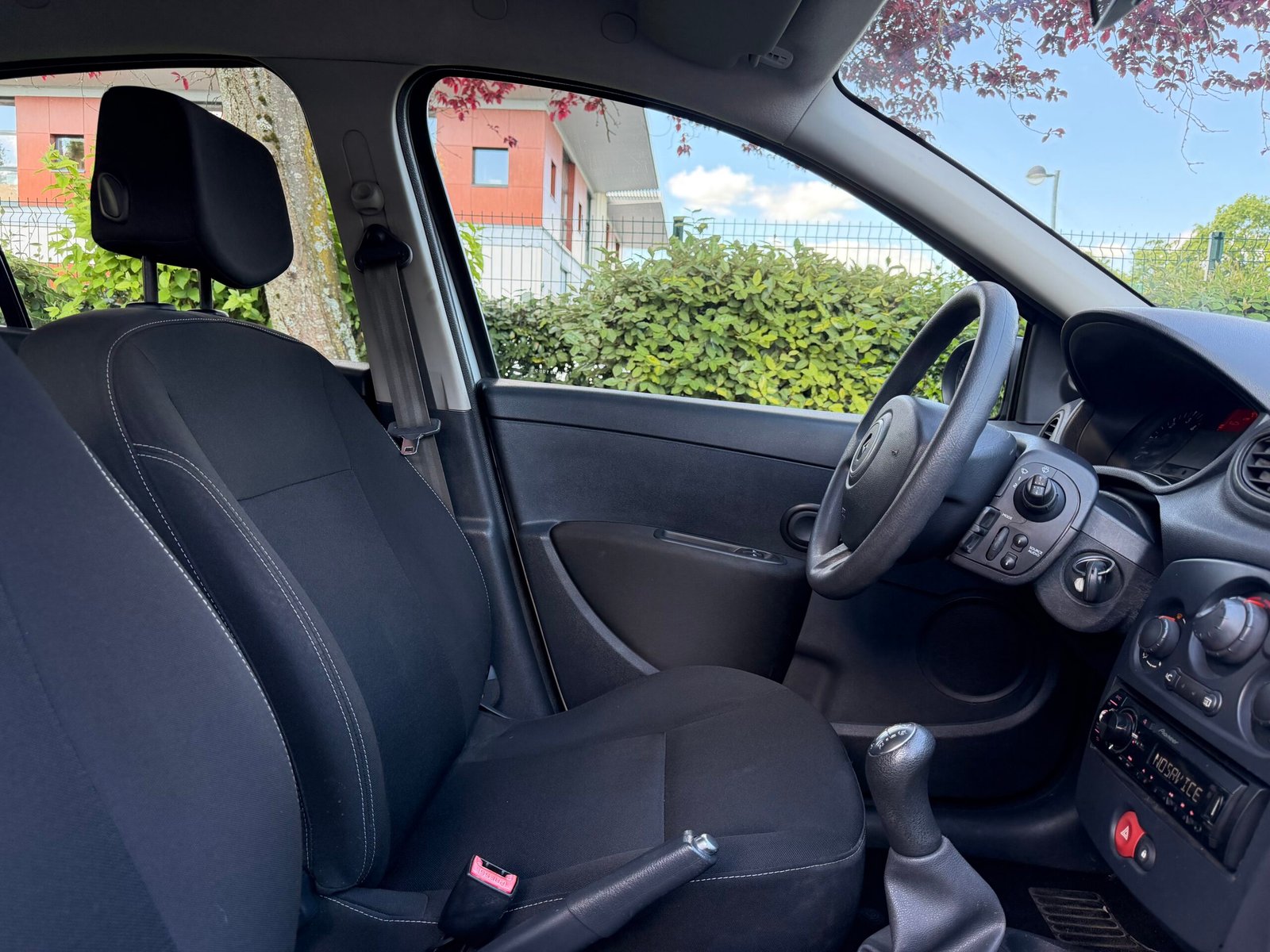 RENAULT Clio III 5 Portes Phase 2 1.5 dCi eco2 75 cv Alizé / Moteur 160 000KM / Idéal Jeune permis