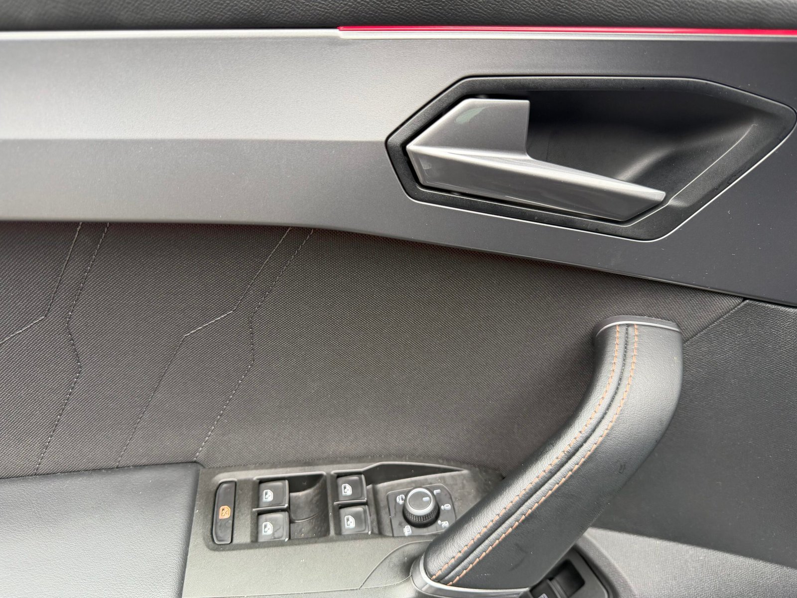 CUPRA Leon V e-hybrid 1.4 TSI 16V GPF 204 Plug in Hybrid DSG6 150 cv Boîte auto Vz