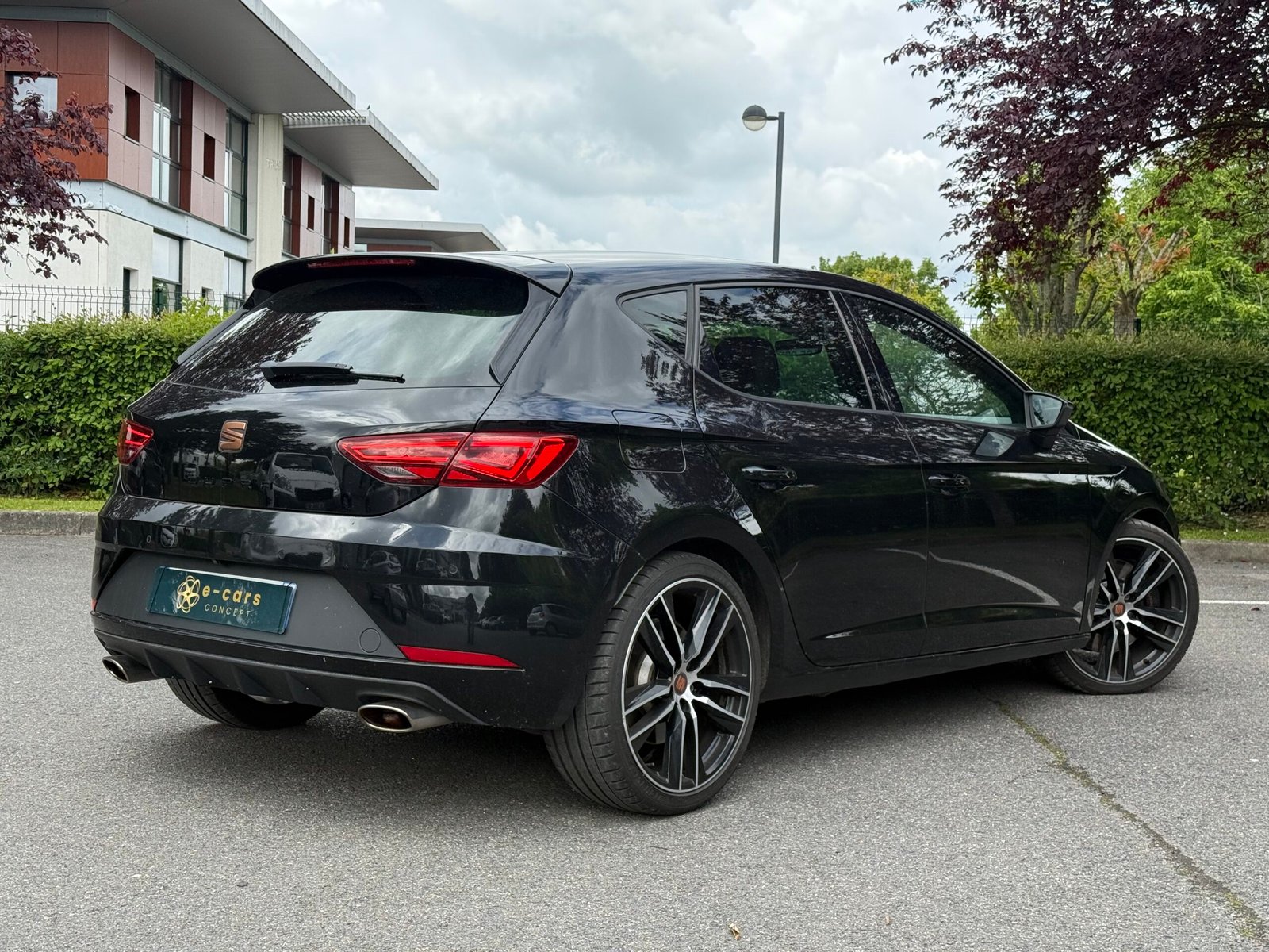 SEAT Leon Cupra III Phase 2 Cupra 2.0 TSI 16V DSG6 290 cv Boîte auto