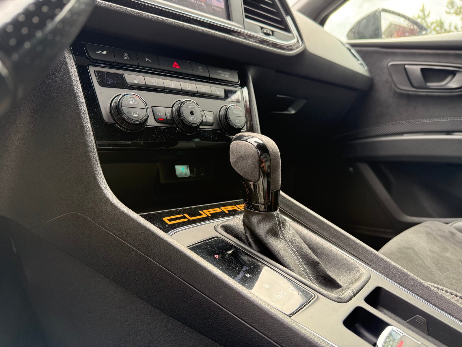 SEAT Leon Cupra III Phase 2 Cupra 2.0 TSI 16V DSG6 290 cv Boîte auto