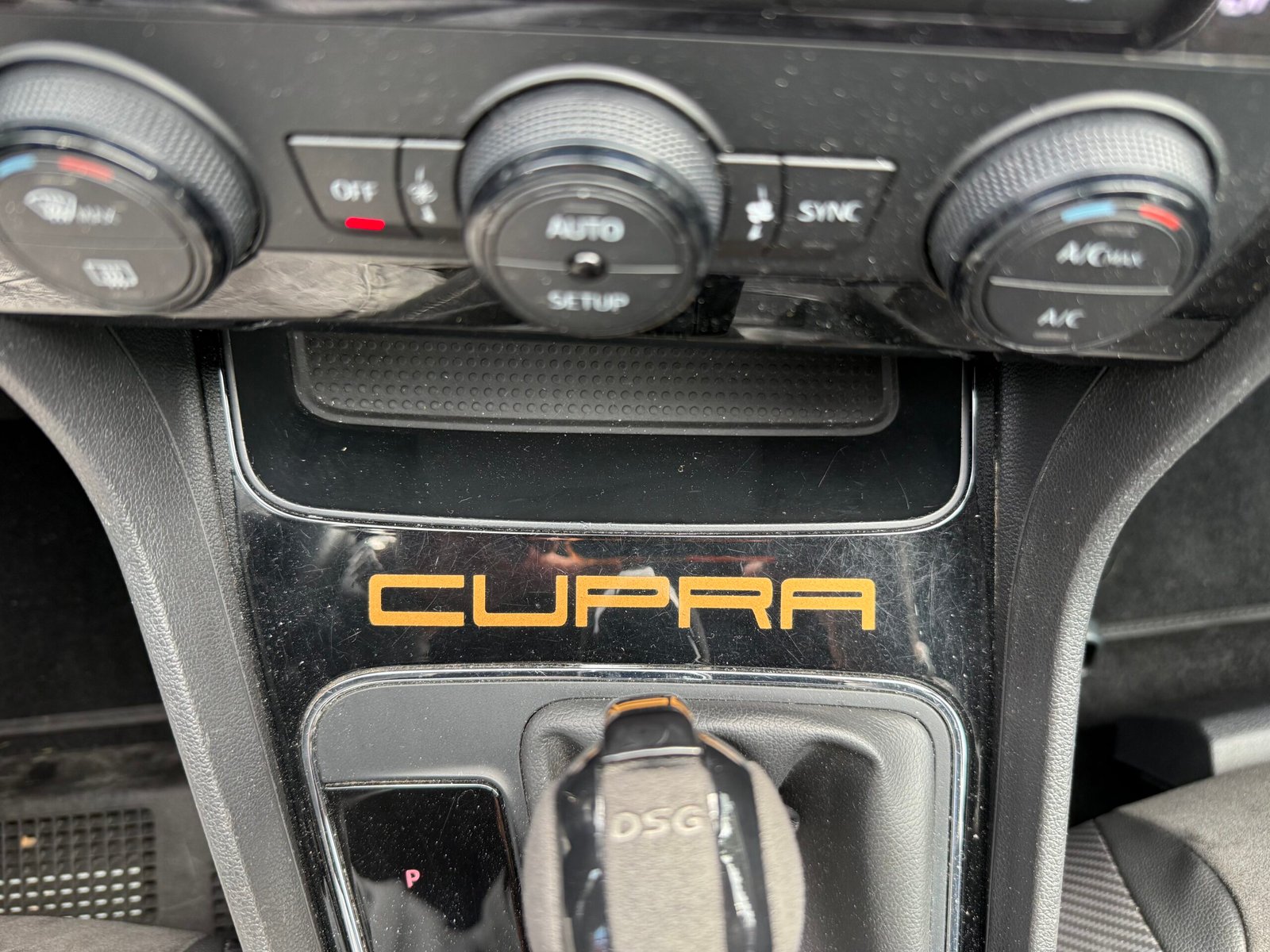 SEAT Leon Cupra III Phase 2 Cupra 2.0 TSI 16V DSG6 290 cv Boîte auto