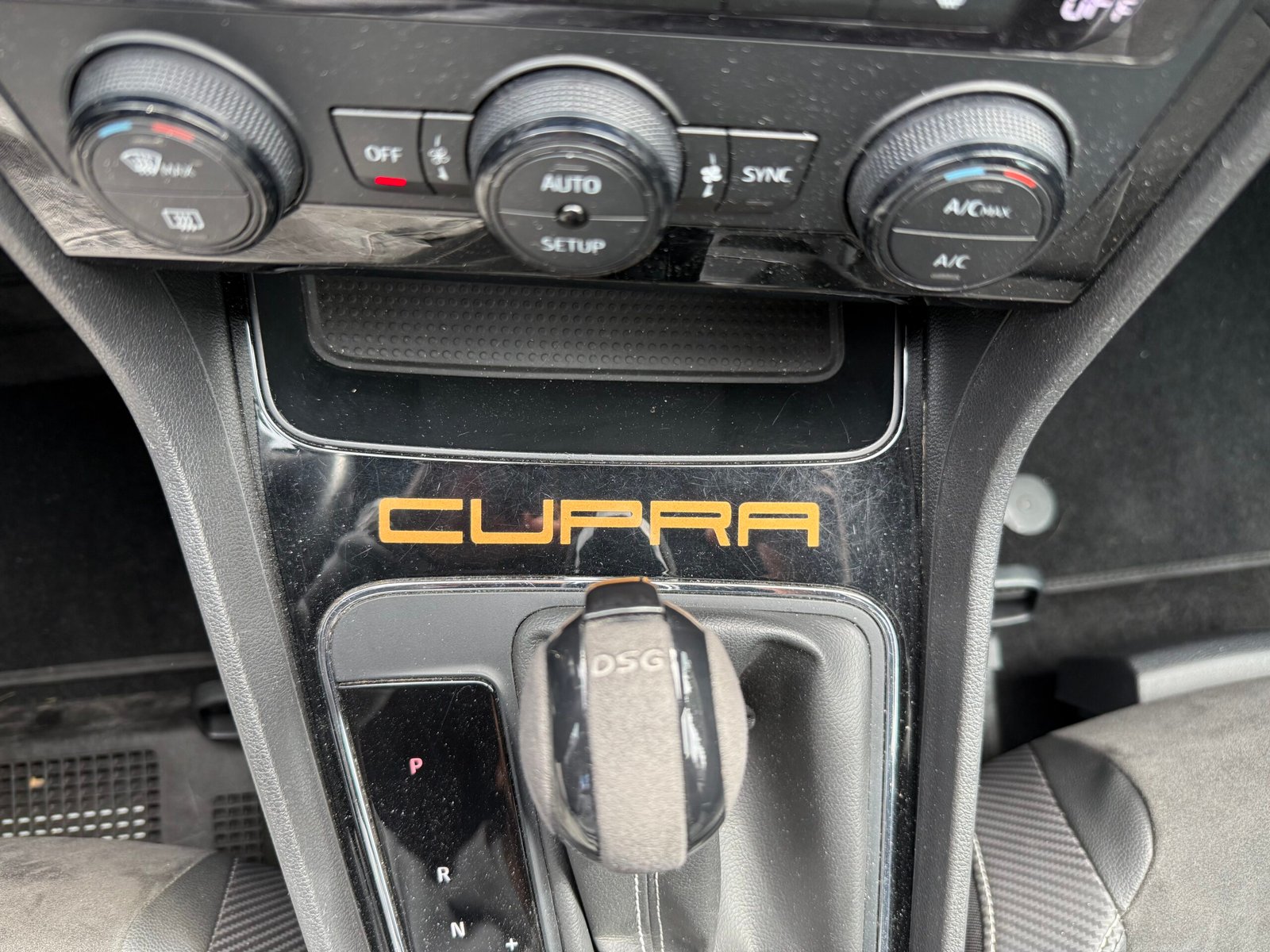 SEAT Leon Cupra III Phase 2 Cupra 2.0 TSI 16V DSG6 290 cv Boîte auto