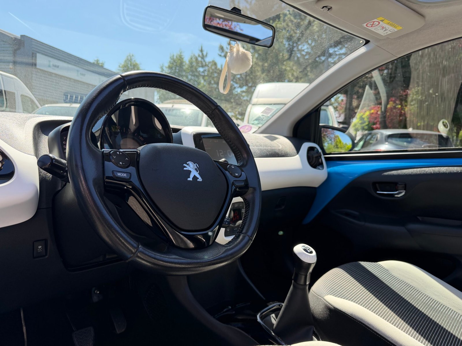PEUGEOT 108 – 5 Portes TOP 1.2 VTi 12V 82 cv Allure Top