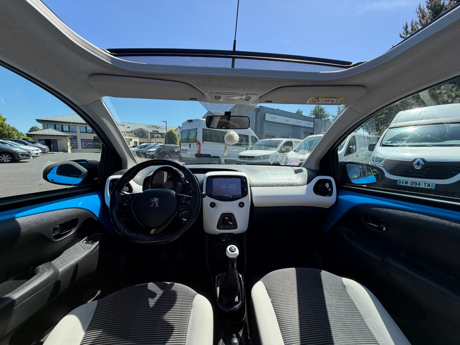 PEUGEOT 108 – 5 Portes TOP 1.2 VTi 12V 82 cv Allure Top