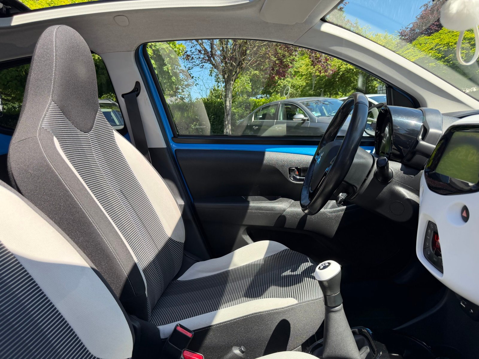 PEUGEOT 108 – 5 Portes TOP 1.2 VTi 12V 82 cv Allure Top