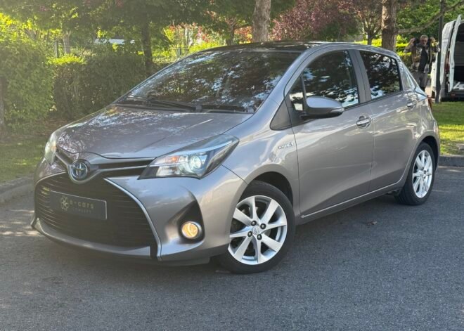 TOYOTA Yaris 3 Phase 2 1.5 VVTi 16V HSD Hybrid 100h E-CVT 75 cv Boîte auto Dynamic