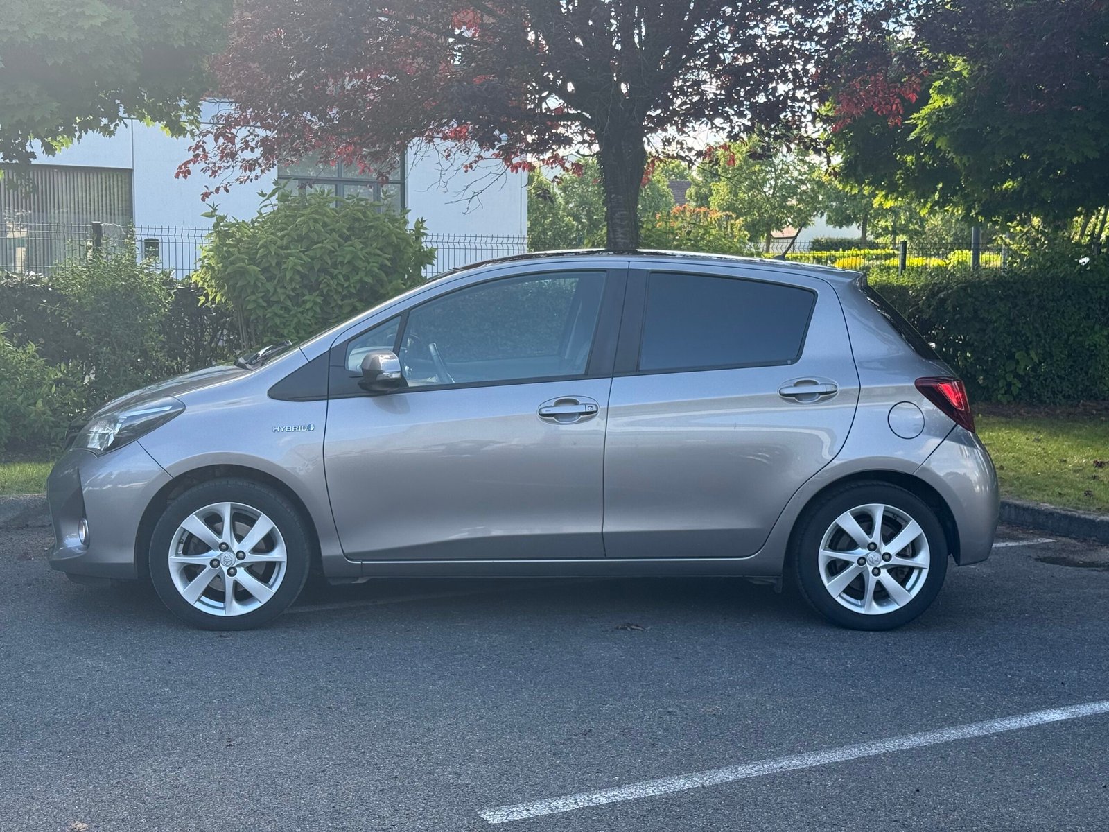 TOYOTA Yaris 3 Phase 2 1.5 VVTi 16V HSD Hybrid 100h E-CVT 75 cv Boîte auto Dynamic