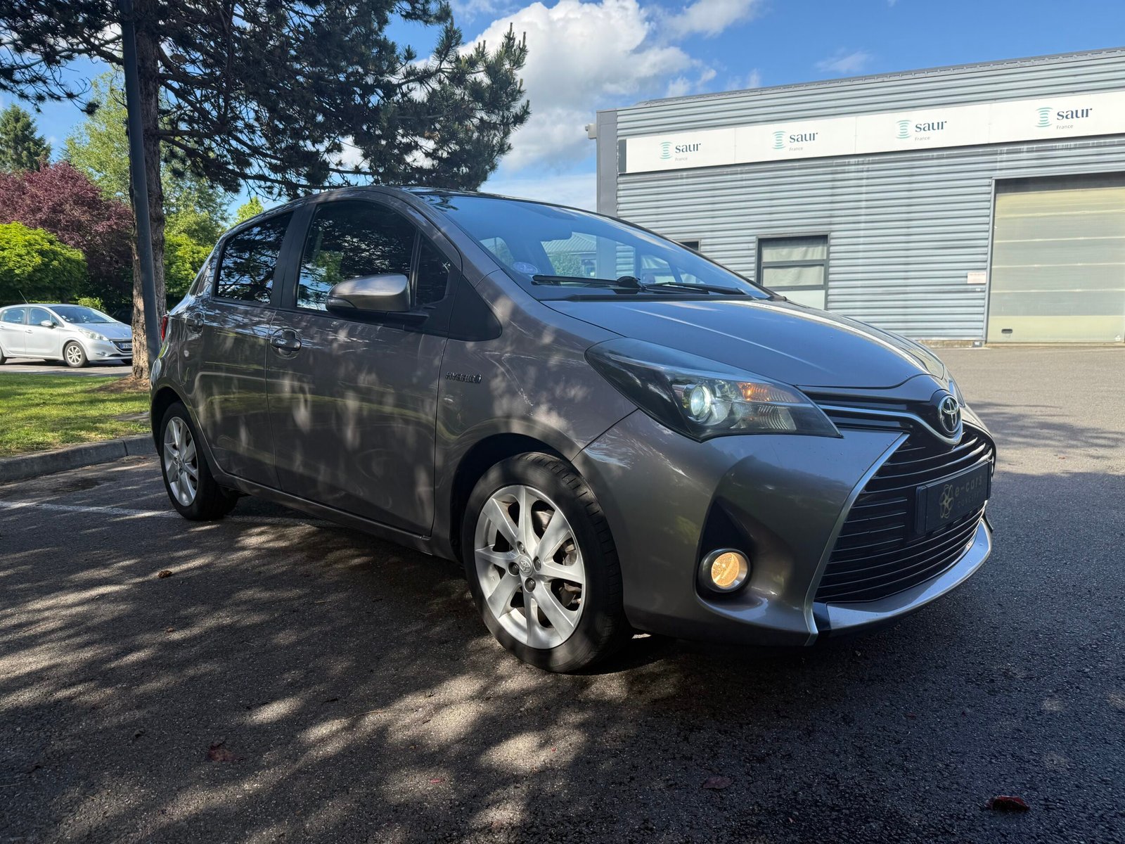 TOYOTA Yaris 3 Phase 2 1.5 VVTi 16V HSD Hybrid 100h E-CVT 75 cv Boîte auto Dynamic