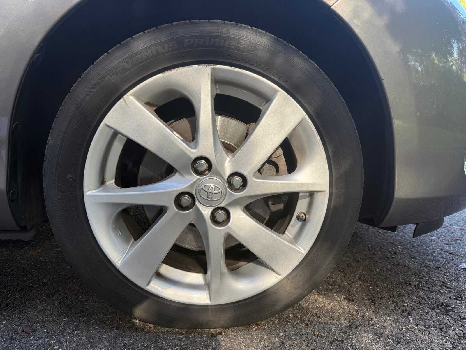 TOYOTA Yaris 3 Phase 2 1.5 VVTi 16V HSD Hybrid 100h E-CVT 75 cv Boîte auto Dynamic