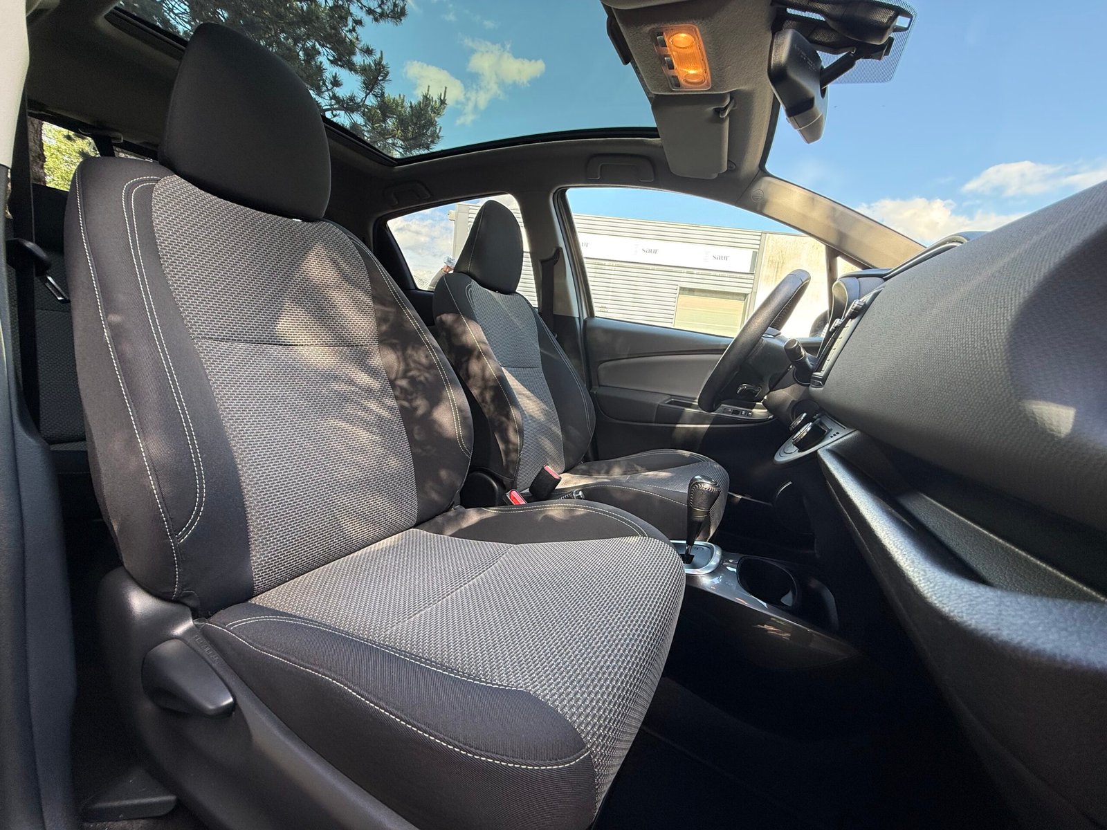 TOYOTA Yaris 3 Phase 2 1.5 VVTi 16V HSD Hybrid 100h E-CVT 75 cv Boîte auto Dynamic