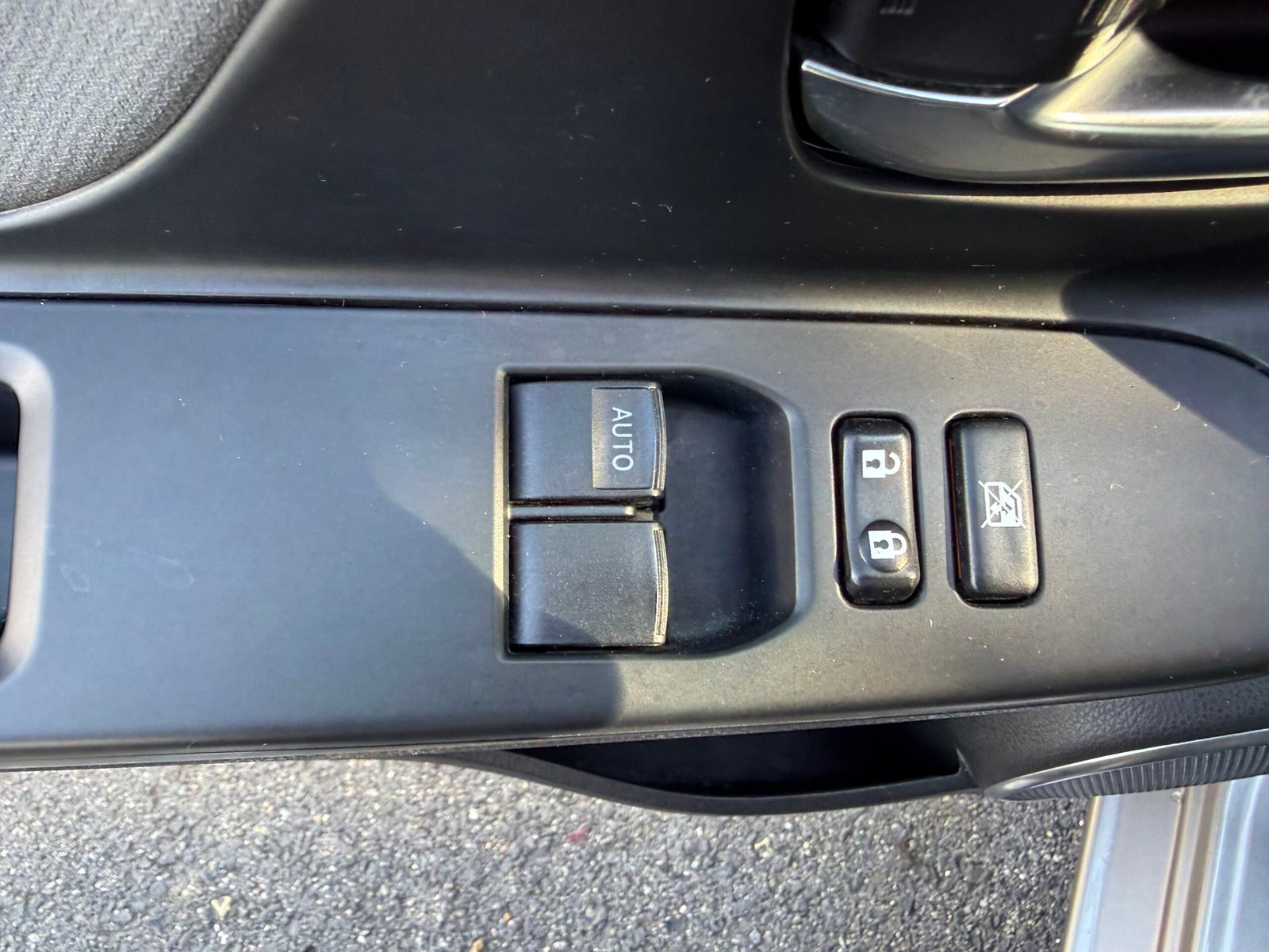 TOYOTA Yaris 3 Phase 2 1.5 VVTi 16V HSD Hybrid 100h E-CVT 75 cv Boîte auto Dynamic