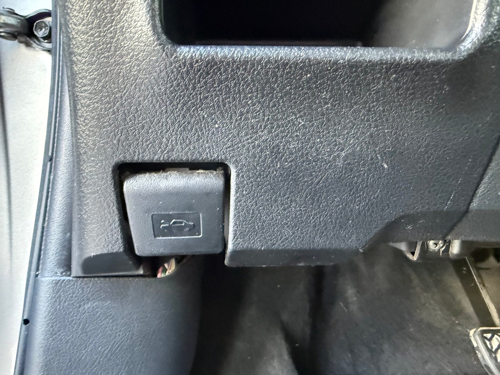 TOYOTA Yaris 3 Phase 2 1.5 VVTi 16V HSD Hybrid 100h E-CVT 75 cv Boîte auto Dynamic