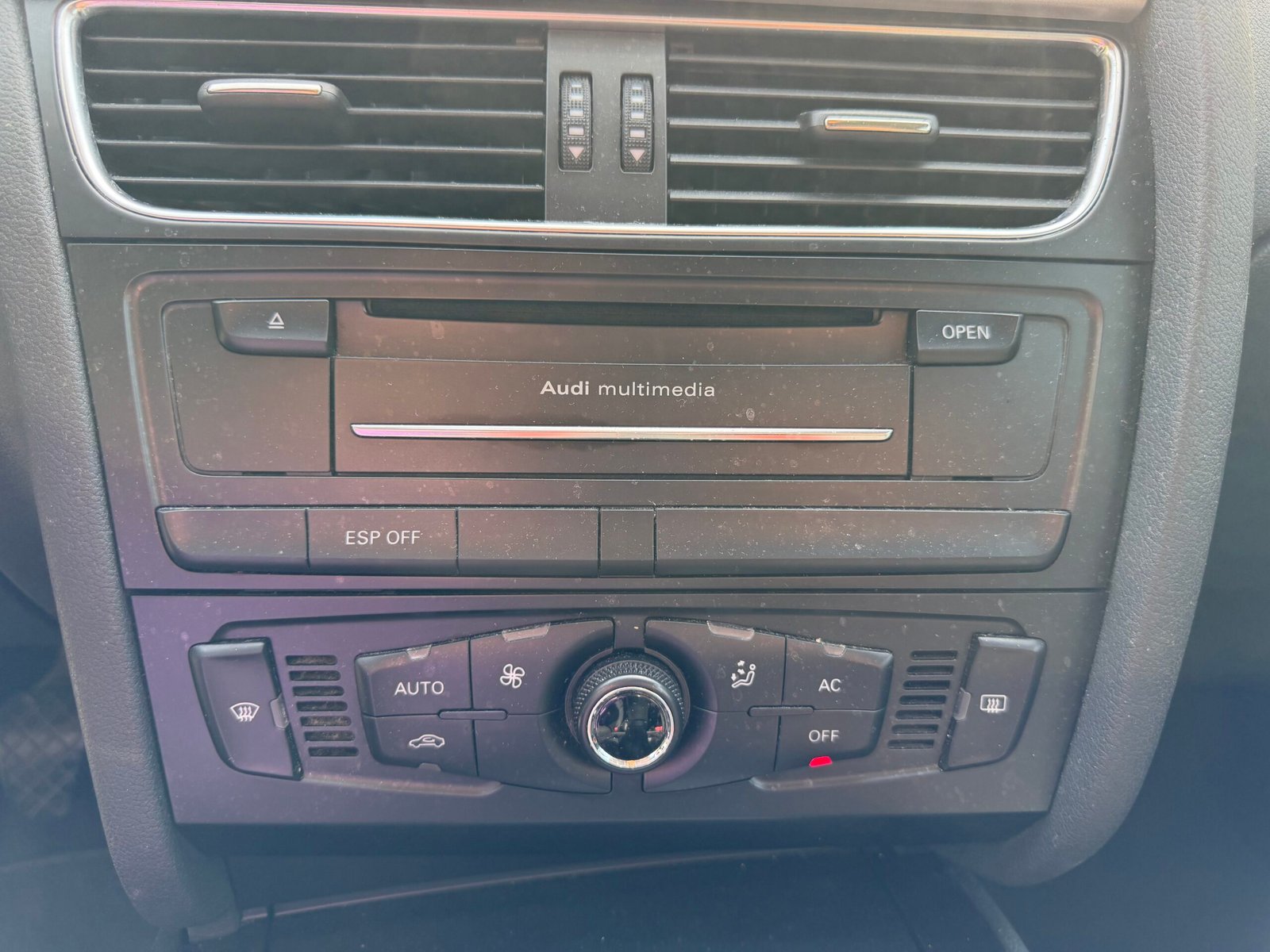 AUDI A4 – 2.0 TDi 16V FAP 143 cv Ambiente