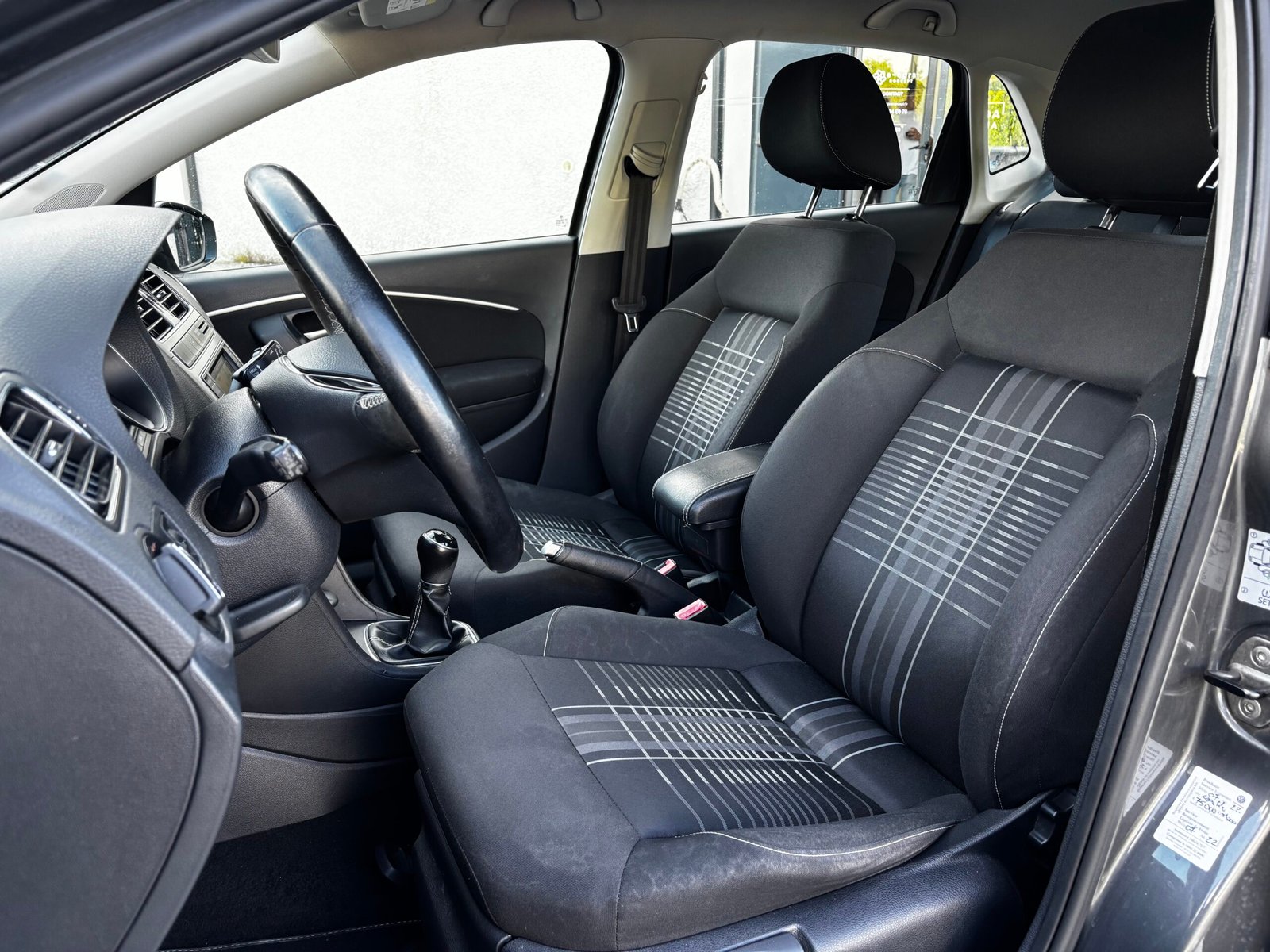 VOLKSWAGEN Polo – V 5 portes Phase 2 1.0 i 12V 60 cv