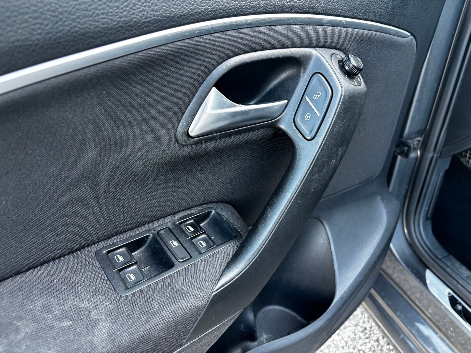 VOLKSWAGEN Polo – V 5 portes Phase 2 1.0 i 12V 60 cv