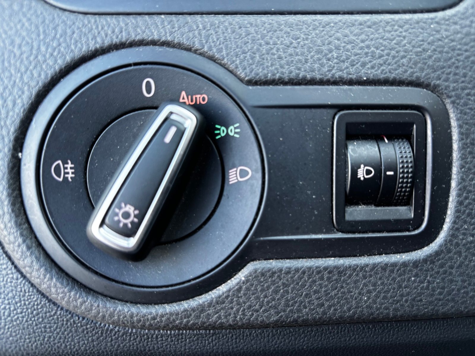 VOLKSWAGEN Polo – V 5 portes Phase 2 1.0 i 12V 60 cv