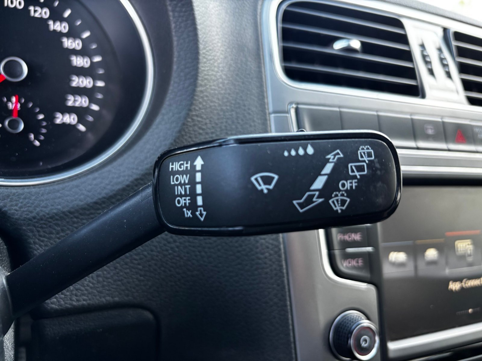 VOLKSWAGEN Polo – V 5 portes Phase 2 1.0 i 12V 60 cv