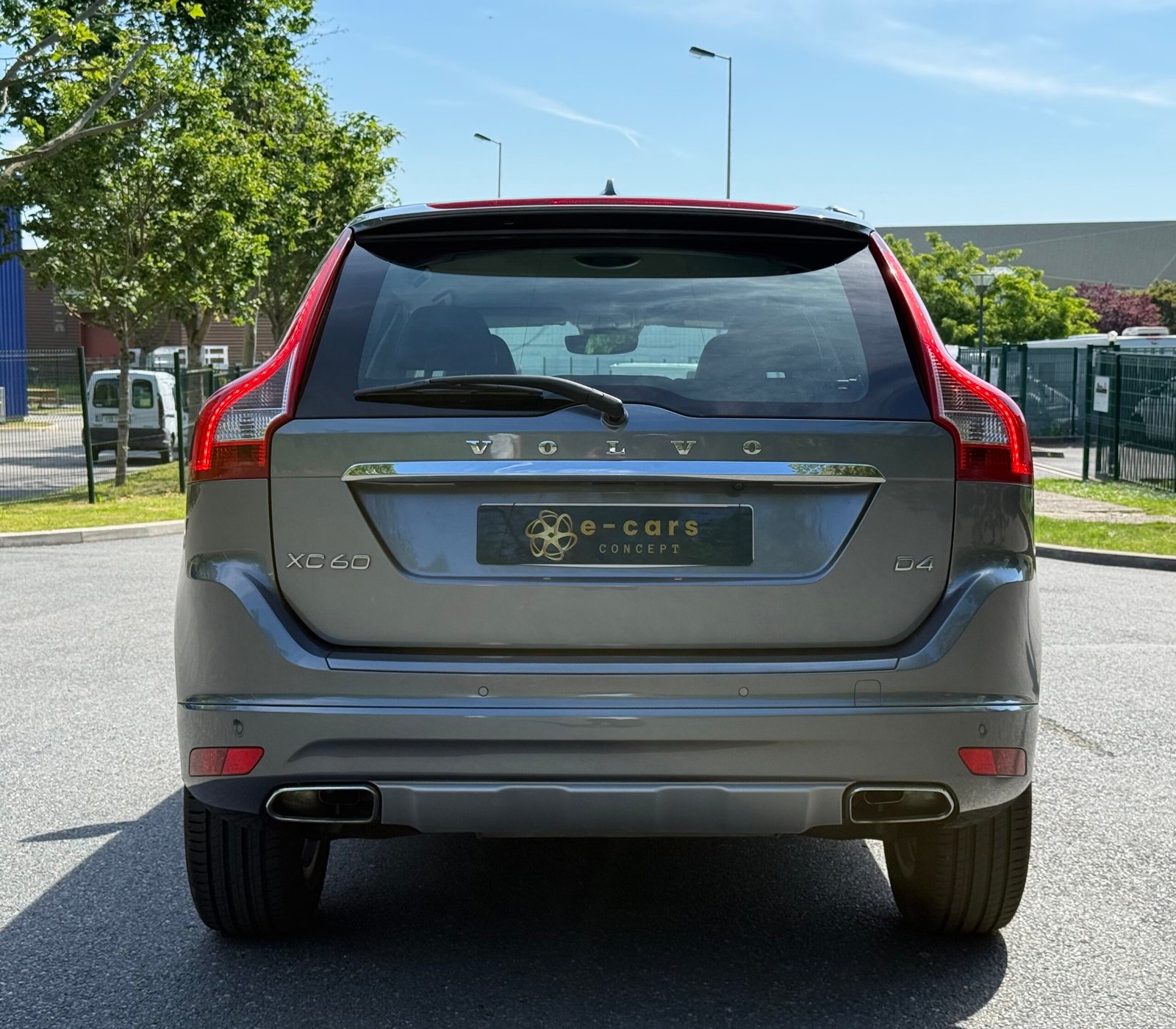VOLVO XC60 (phase 2) D4 Geartronic 8 190 ch « Summum »