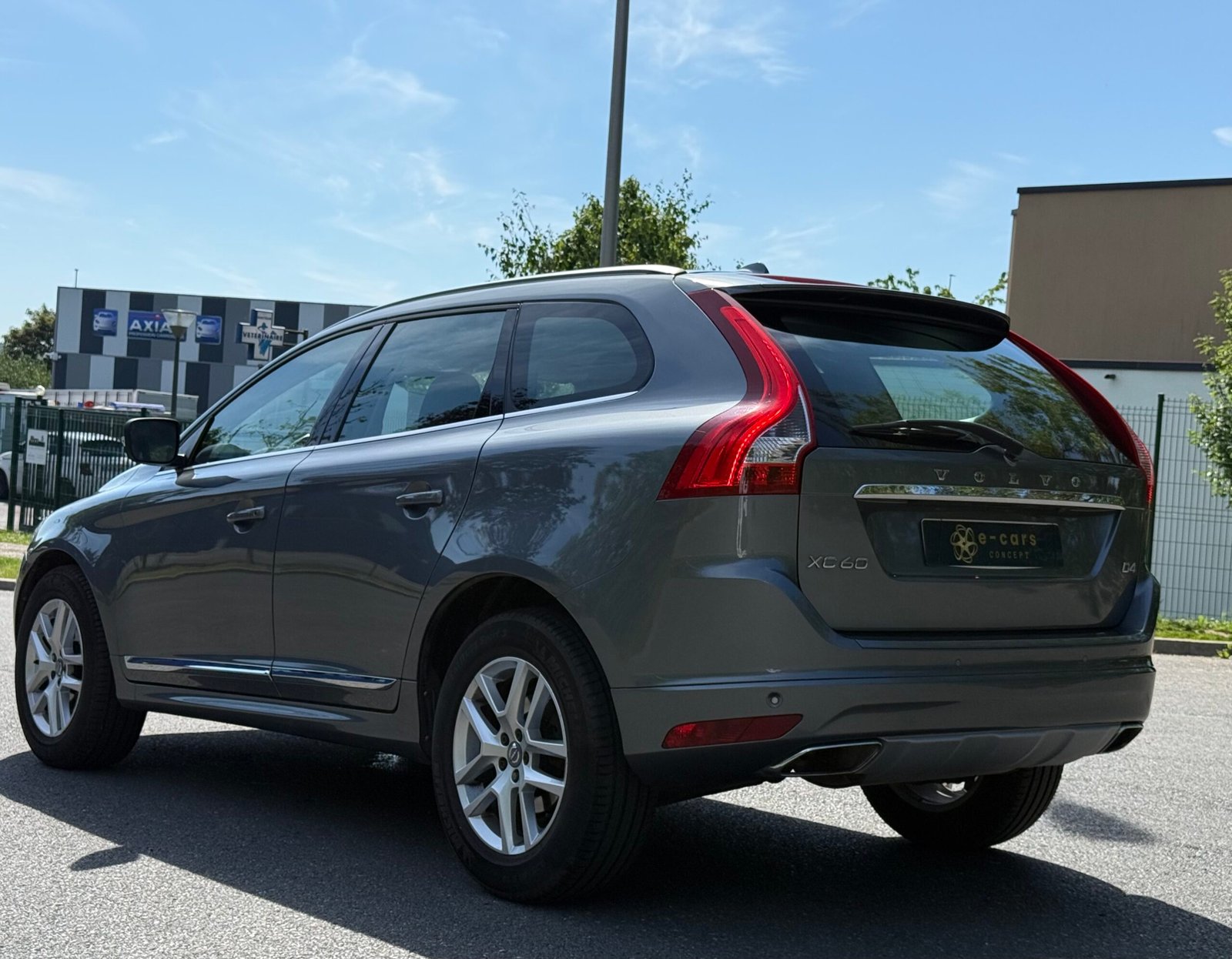 VOLVO XC60 (phase 2) D4 Geartronic 8 190 ch « Summum »