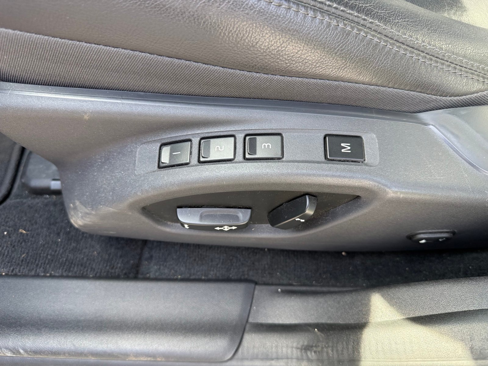 VOLVO XC60 (phase 2) D4 Geartronic 8 190 ch « Summum »