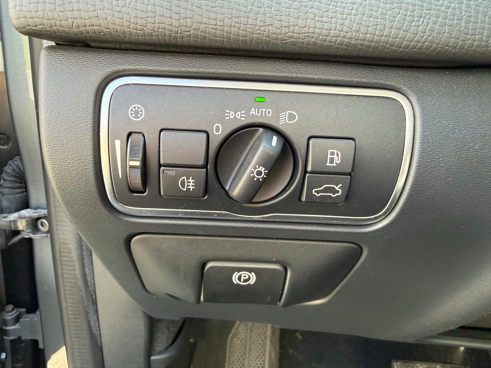 VOLVO XC60 (phase 2) D4 Geartronic 8 190 ch « Summum »