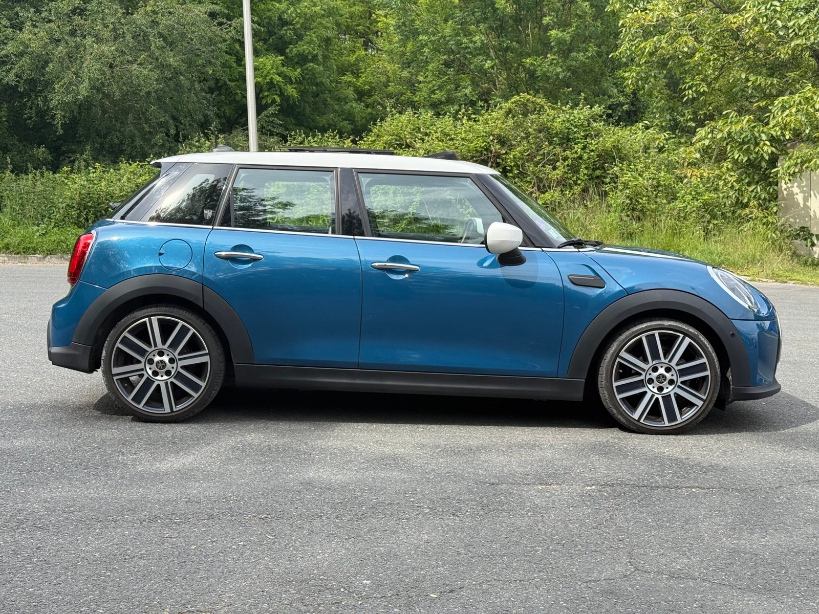 MINI Cooper 1.5 DCT7 136 ch 5 portes « Yours »