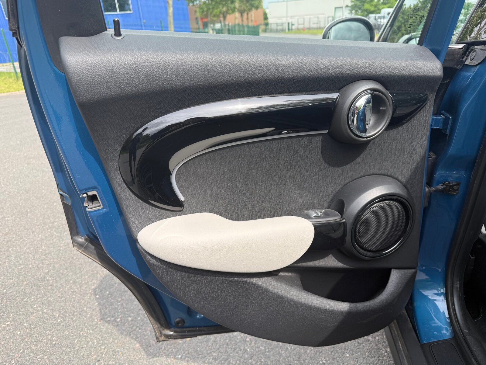 MINI Cooper 1.5 DCT7 136 ch 5 portes « Yours »