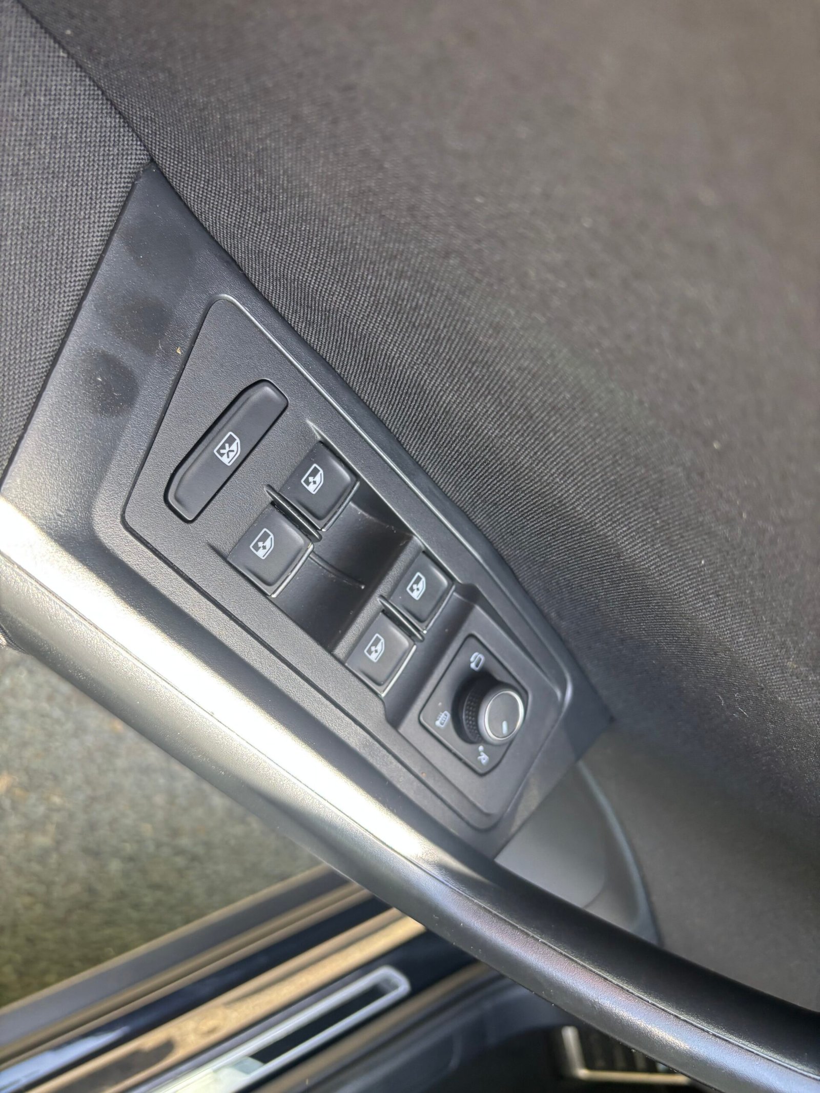 VOLKSWAGEN T-Roc 1.5 TSI DSG7 150 ACTIVE