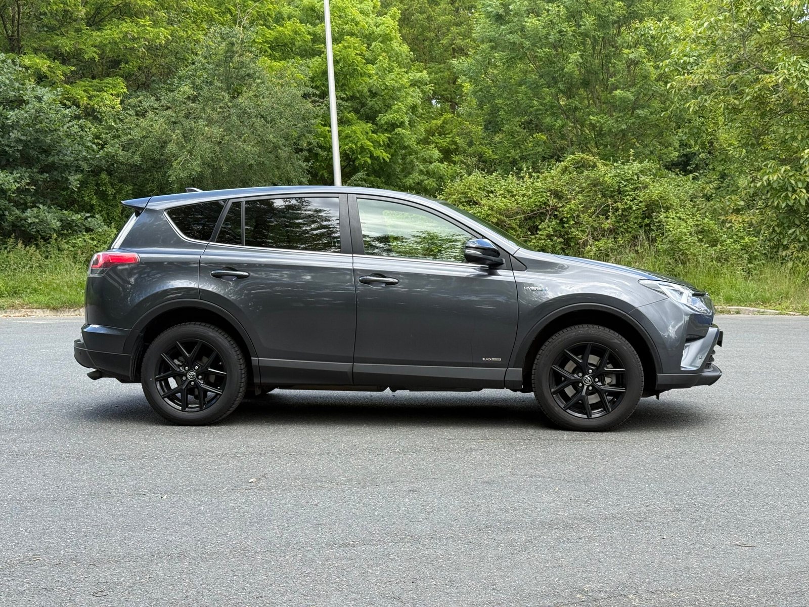 TOYOTA RAV4 IV phase 2 2.5 VVTi 197 Hybrid 4WD E-CVT 155CH « BLACK EDITION »