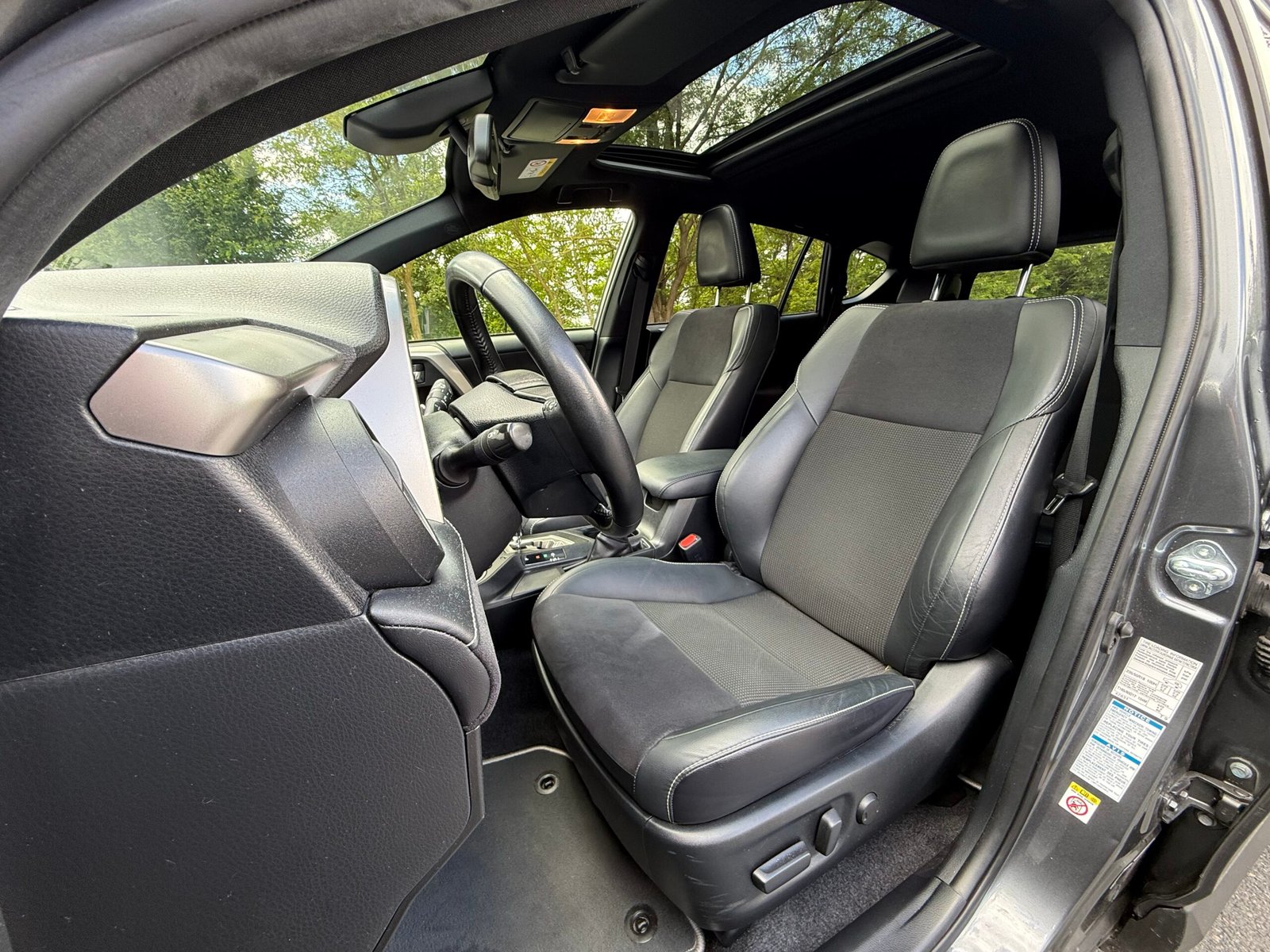 TOYOTA RAV4 IV phase 2 2.5 VVTi 197 Hybrid 4WD E-CVT 155CH « BLACK EDITION »