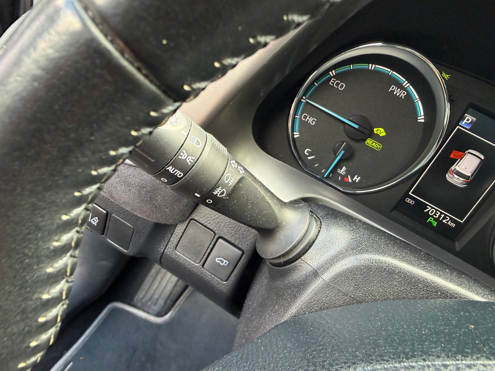 TOYOTA RAV4 IV phase 2 2.5 VVTi 197 Hybrid 4WD E-CVT 155CH « BLACK EDITION »