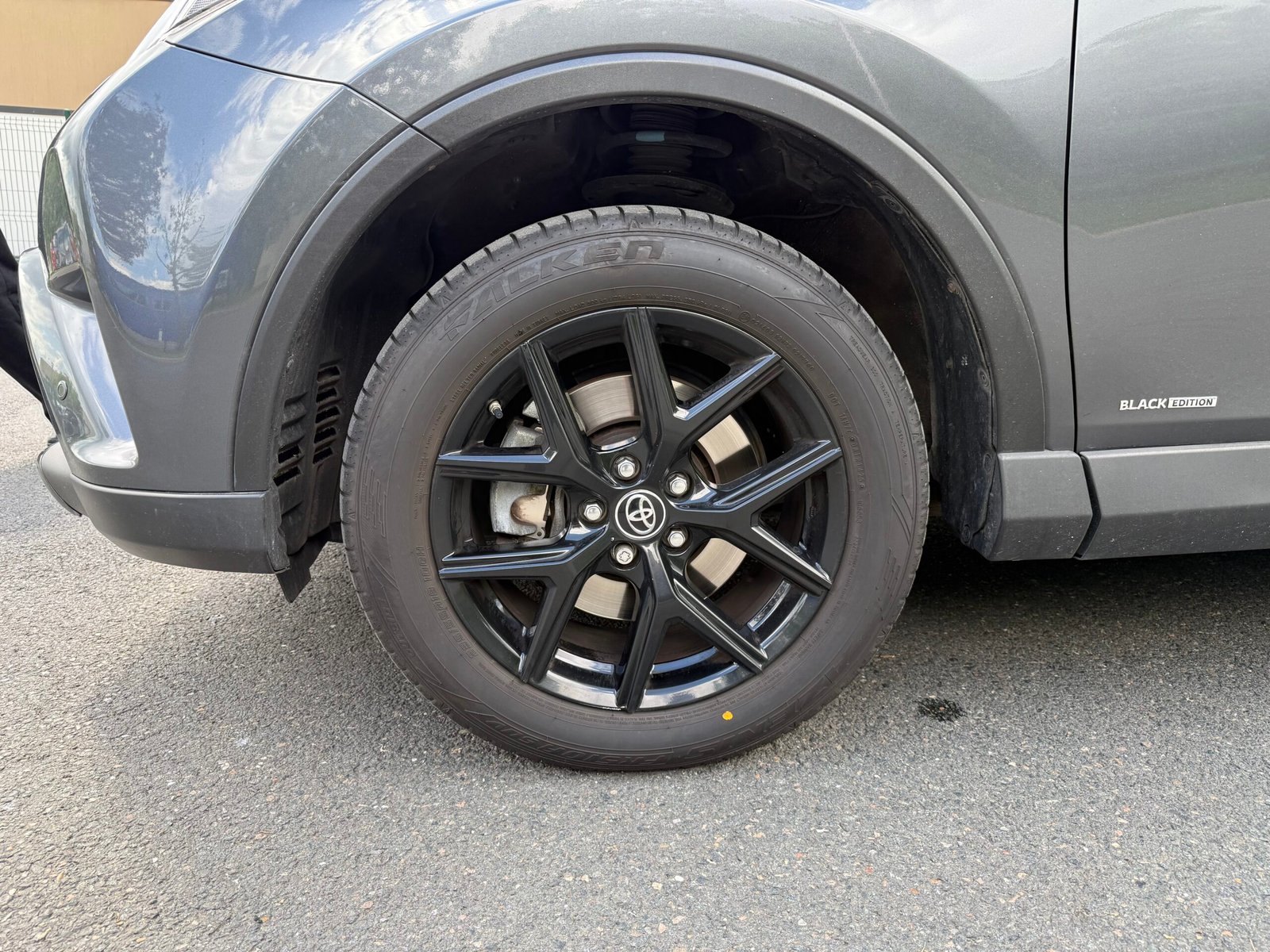TOYOTA RAV4 IV phase 2 2.5 VVTi 197 Hybrid 4WD E-CVT 155CH « BLACK EDITION »