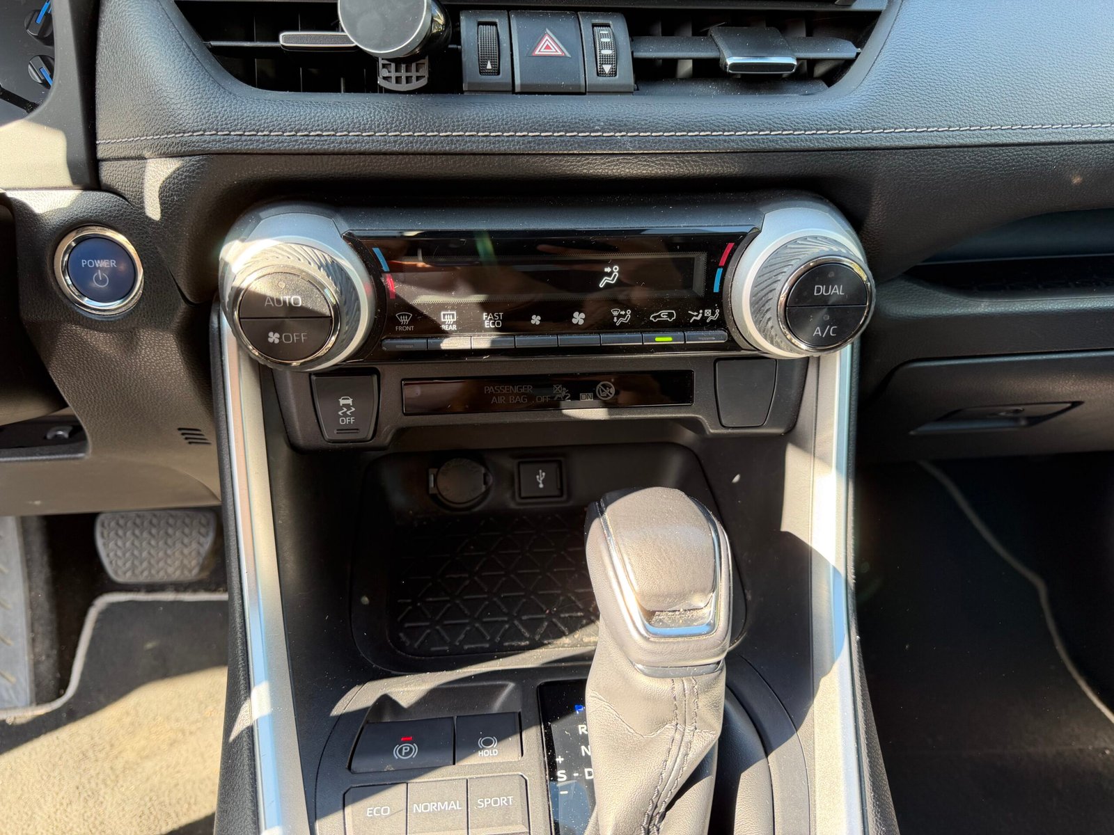 TOYOTA RAV4 2.5 VVT-iE 16V 218 Hybrid 2WD E-CVT 177 cv Boîte auto Dynamic Business ENTRETIEN FULL TOYOTA