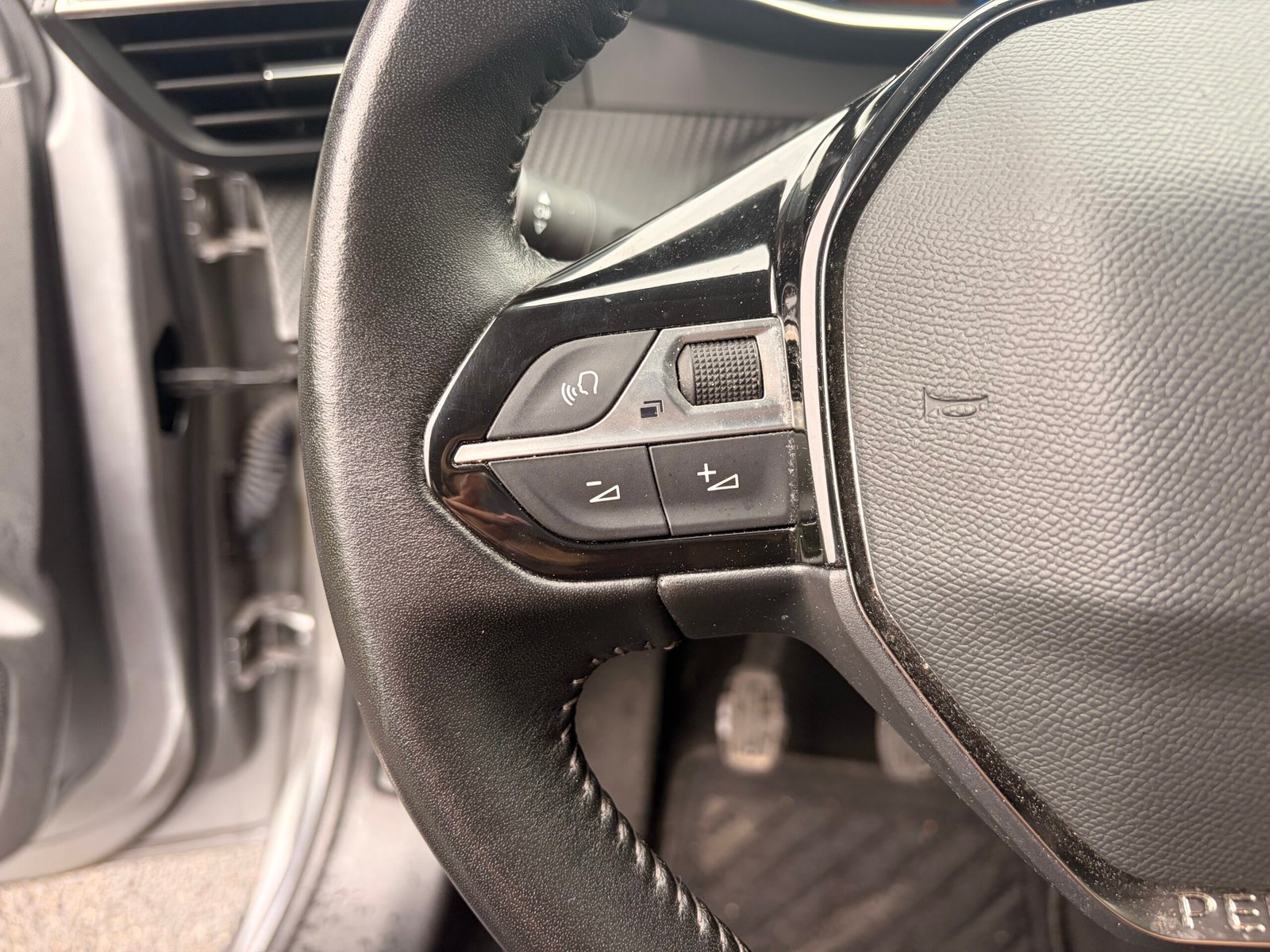 PEUGEOT 208 – II 5 Portes 1.2 PureTech 12V S&S 100 cv Allure
