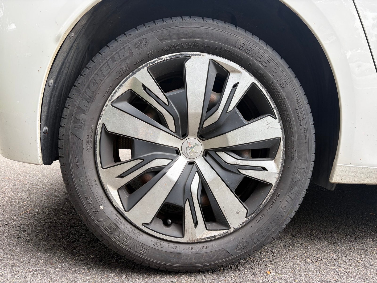 PEUGEOT 208 5 Portes 1.2 PureTech 12V S&S 75 cv Allure