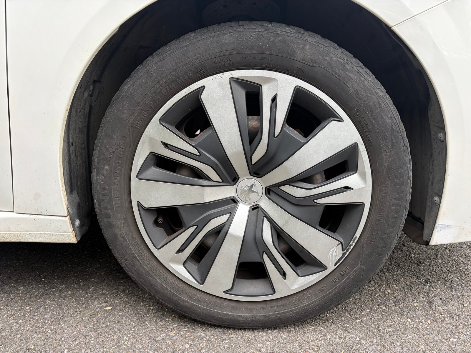 PEUGEOT 208 5 Portes 1.2 PureTech 12V S&S 75 cv Allure