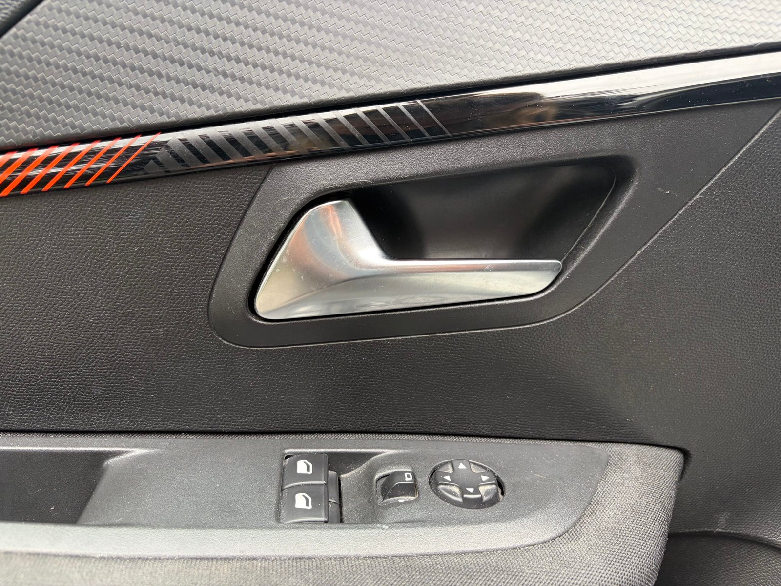 PEUGEOT 208 5 Portes 1.2 PureTech 12V S&S 75 cv Allure