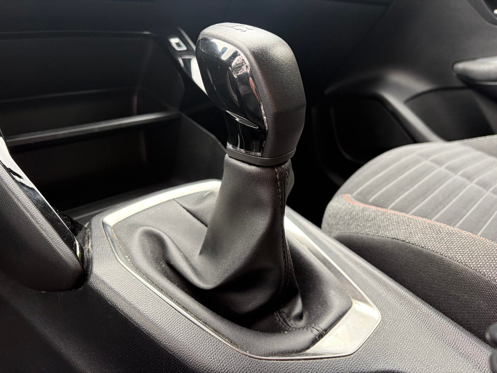 PEUGEOT 208 5 Portes 1.2 PureTech 12V S&S 75 cv Allure