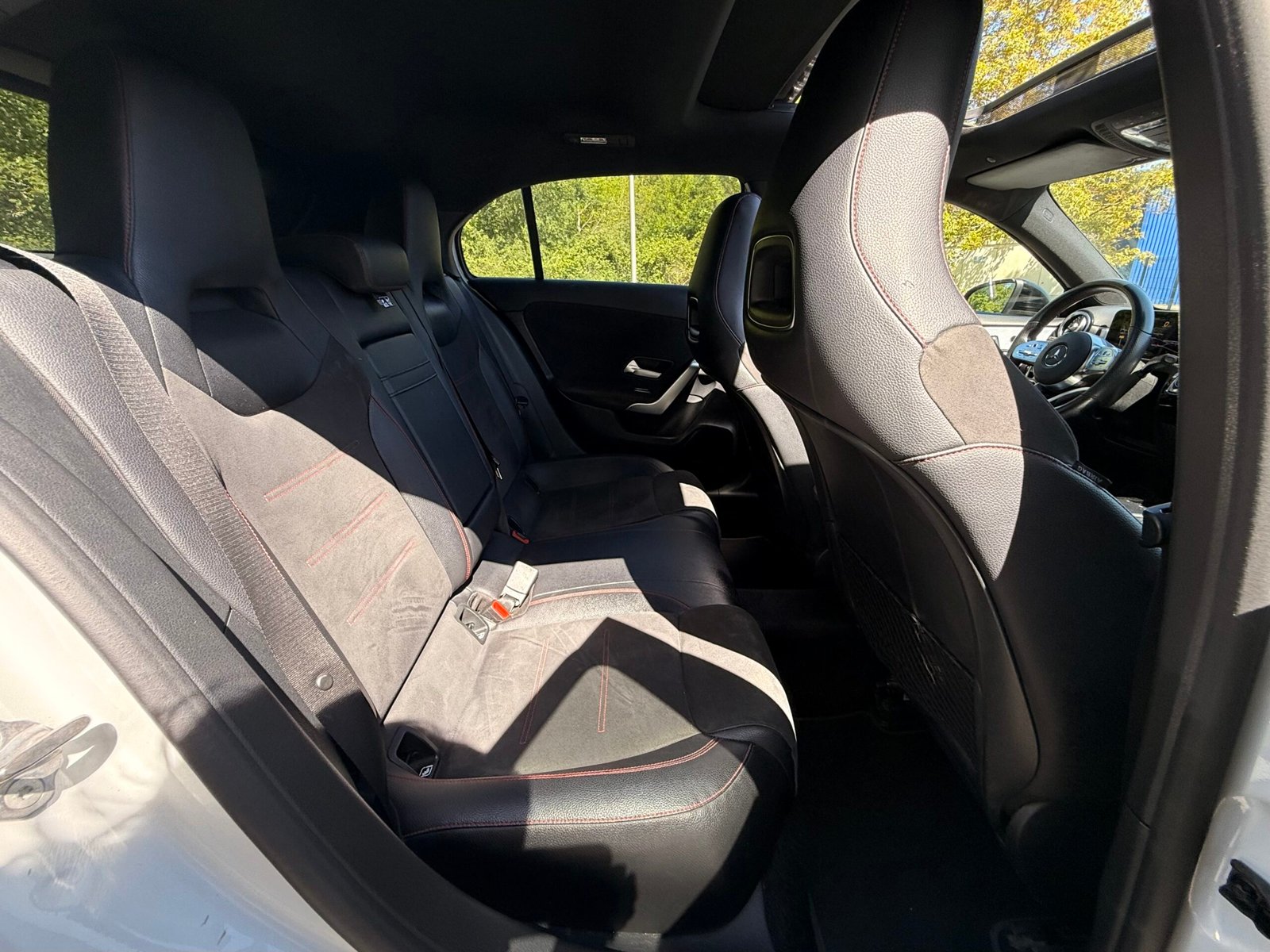 MERCEDES-BENZ Classe A(W177) 200 1.3 Ti 7G-DCT 163 cv Boîte auto AMG Line