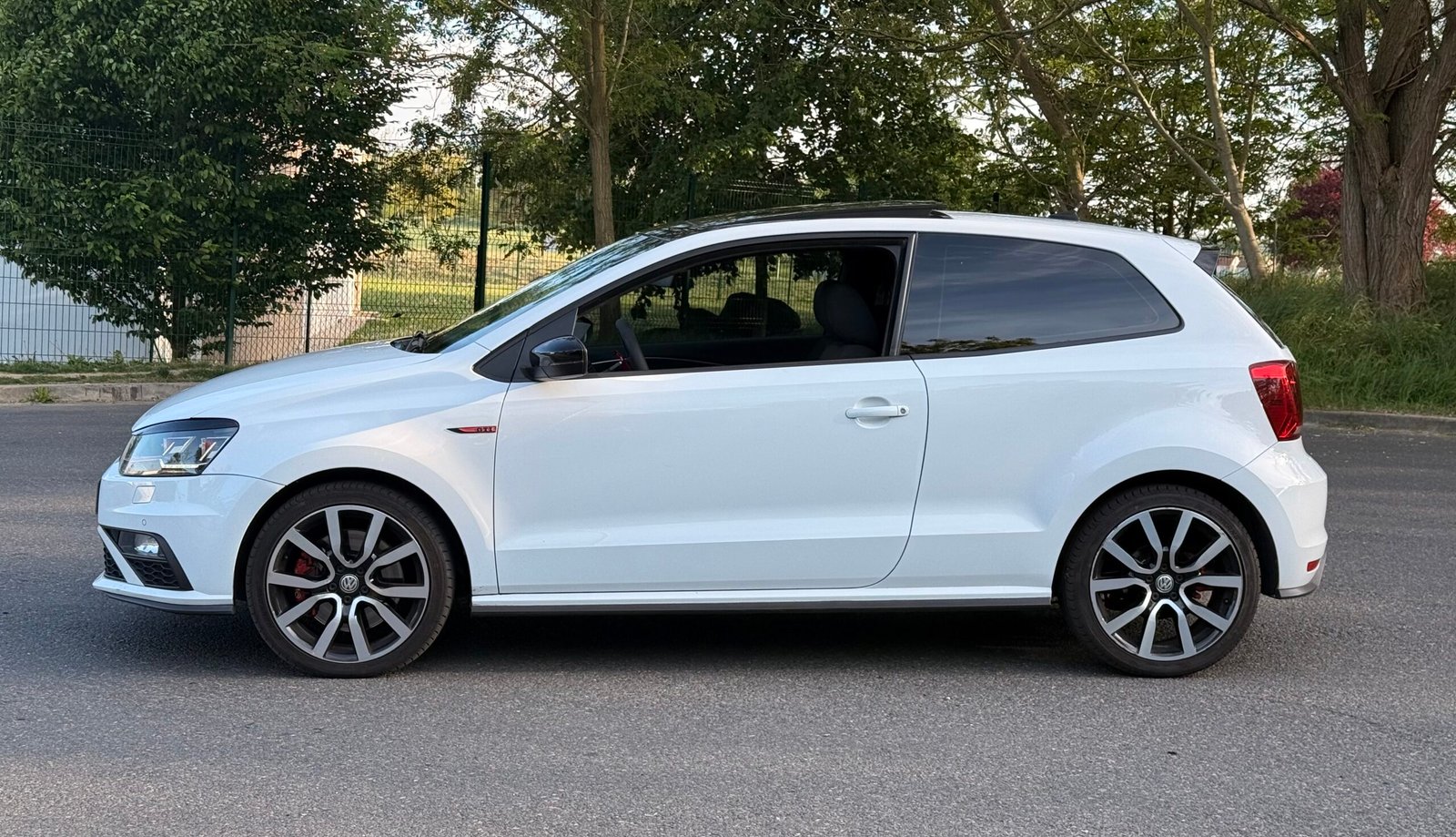 VOLKSWAGEN Polo V 3 portes Phase 2 GTI 1.8 TSI BlueMotion DSG7 192 cv