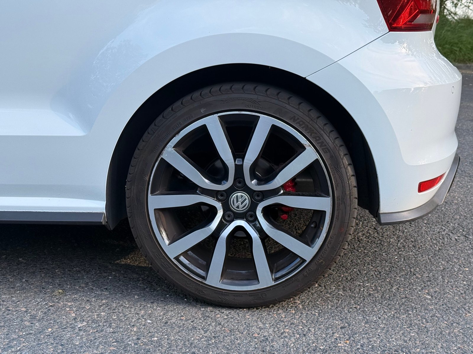 VOLKSWAGEN Polo V 3 portes Phase 2 GTI 1.8 TSI BlueMotion DSG7 192 cv