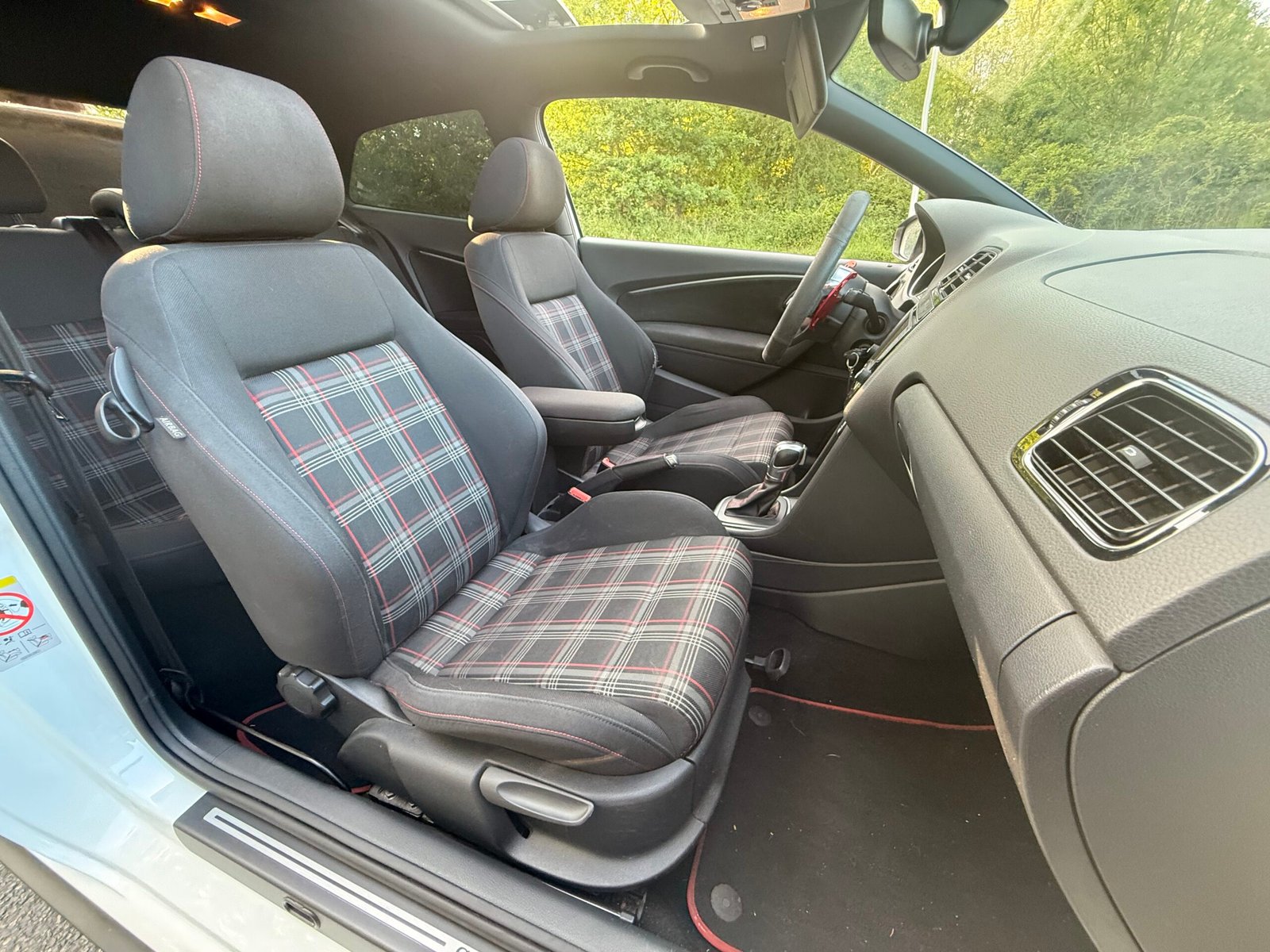 VOLKSWAGEN Polo V 3 portes Phase 2 GTI 1.8 TSI BlueMotion DSG7 192 cv